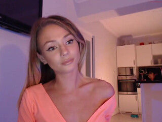 yveline myfreecams  hot female fucks herself in the anus