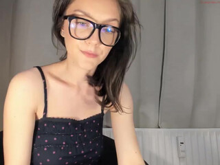 wineythepooh myfreecams slut with big tits gets naked in private e