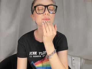 wineythepooh myfreecams slutty schoolgirl