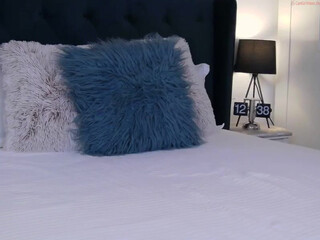 serendypity myfreecams graceful babe gently masturbates pussy