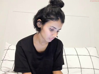 stacy_x3 myfreecams mature doll doll fucks pussy