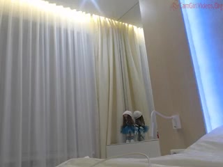snowwhite4you myfreecams busty chick masturbates shaved pussy