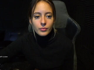 xkenandbarbiex chaturbate experienced trash cram hand in both their holes