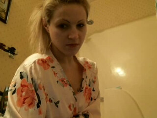 Queenchristina busty cam girl masturbates cunt