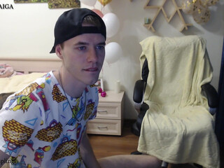 holydumplings skinny squirt stretches the vagina