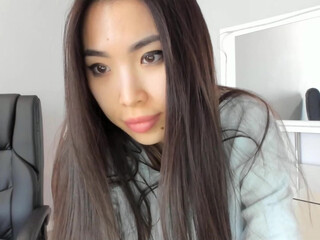 assuri_yu insatiable slut fucks two holes