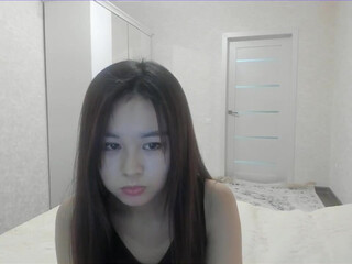 aliya88 big tit babe pulls clit