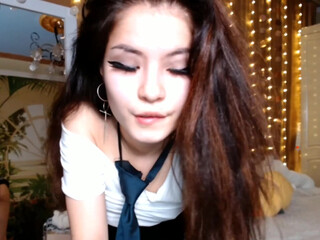 akino gorgeous way demonstrates big tits