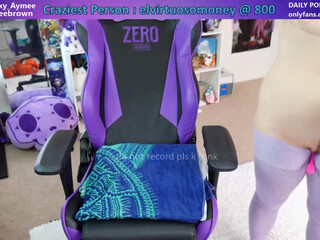 sexy_aymee greedily fucks herself with a toy