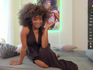 kleogold exquisite slut shows juicy ass