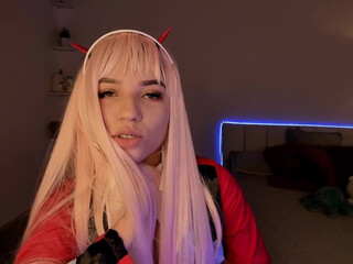 julietta impressive babe plays her vagina with sex toy