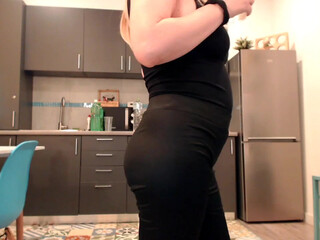 whats_her_name imposing slut fucks pussy with fingers