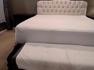 videoxxx Beautiful girl performs a great blowjob