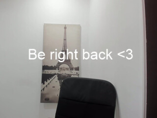 mia_khalid cute brunette sucking dick