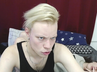 leon_renee Red-haired confused