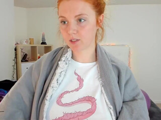 haylee_love slutty bitch masturbates cunt