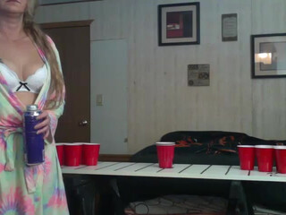 emerald1975 attractive babe excites her sexuality