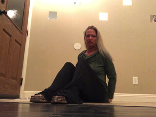 Eve Batelle playing with her big tits