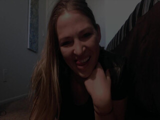 Eve Batelle solo masturbation