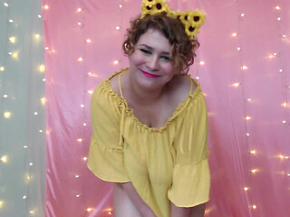 PrincessMia beautiful girl eagerly rubs her clit