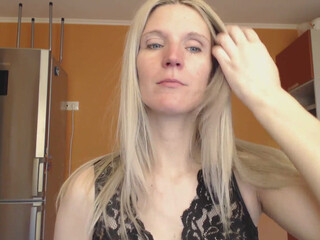 lilcharlotte mature hottie caresses shaved cunt