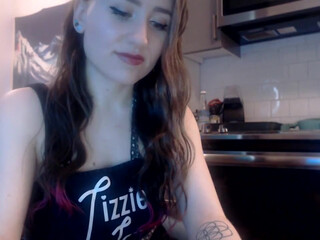 ItsLizzieLoveXO hottie masturbates shaved cunt