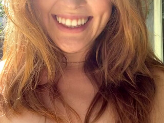 jia_lissa painted bitch gently pulls pussy