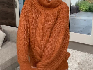 Riley Reid Onlyfans cutie kneads big tits