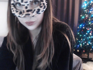 FirtsBornUnicorn manyvids in oil shows a graceful body