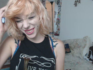 DamnedestCreature manyvids Adorable babe sucks and fucks great