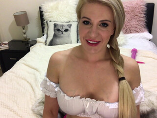 jessiemelb but does not show face