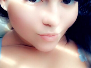Victoryaxo  fingering her asshole