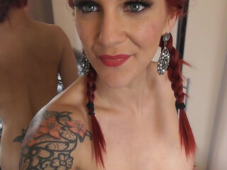 Ruby_Onyx fucks herself with different sized dicks