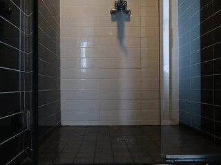 KSWifey girl in stockings shows juicy ass