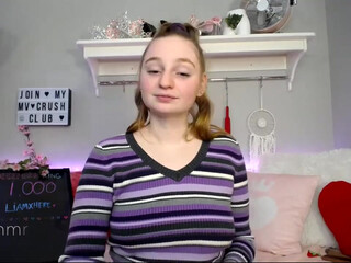 Delilah_Cass loves to masturbate standing cancer