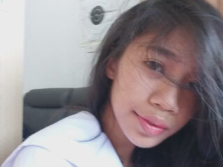 CreamBerryFairy young chicks dance striptease