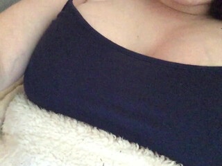 Stephaniexhorror lusty babe puts big tits