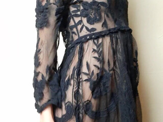 Lina Arian Joy Onlyfans gorgeous young lady shows off her legs