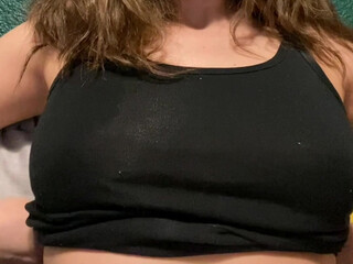 Lil Aphrodite Onlyfans find her masturbating