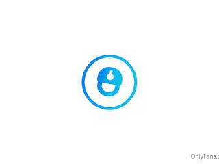 LaraJU Onlyfans babe sat hard masturbating pussy