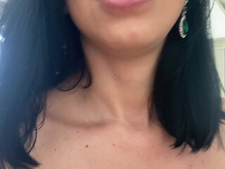 Kira Queen Onlyfans babe fucks both holes