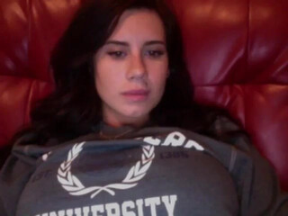 Chloe Lamb Onlyfans fucking herself in her pussy