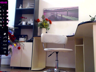 jameyla73 attractive blonde fucking herself with fingers