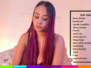 bluuuemoon stunning babe banging her vagina deeply