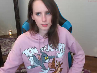 foxy_gamer beautiful bitch shows shaved holes