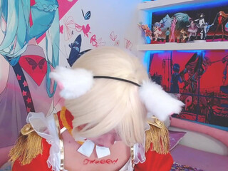 monica_mimi delicious bitch pulls her holes