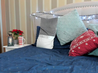 larissa4 gorgeous young lady shows off her legs