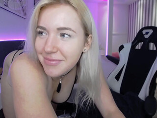 xtina__ Mature bitch