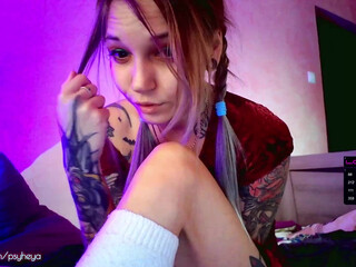 psyheya beauty sucks penis