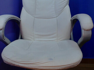 naomi_lopez busty slut caresses shaved pussy